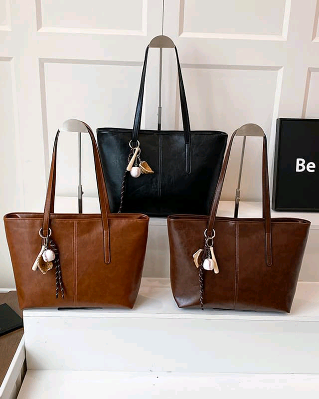 Ladies fashionable tote bag