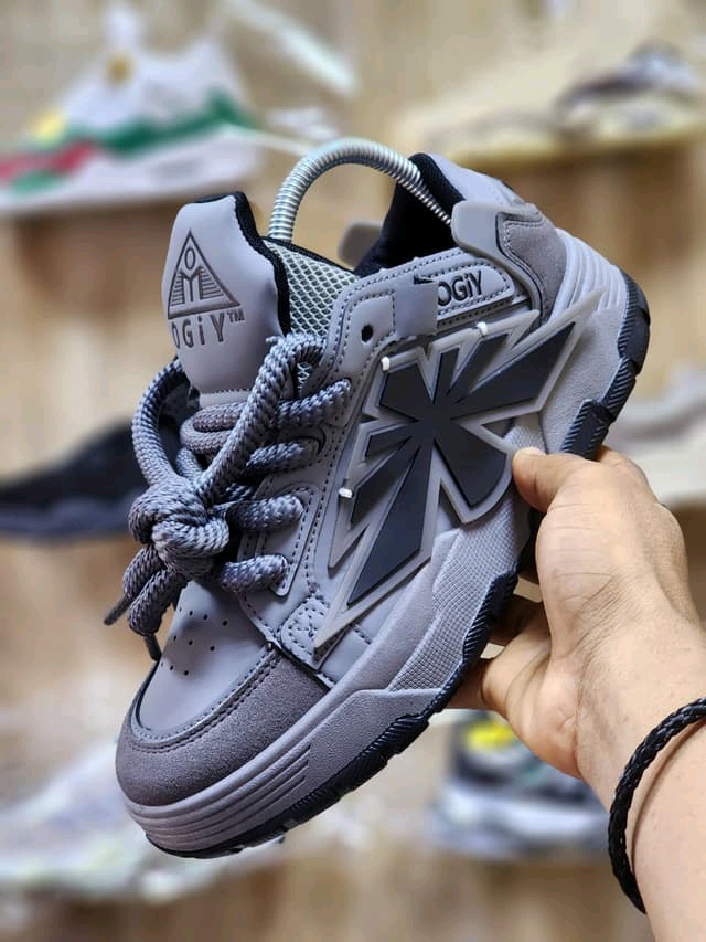 MEN'S CASUAL SNEAKERS